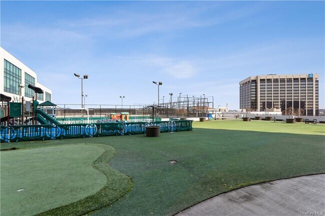 Building Photo - 10 City Pl