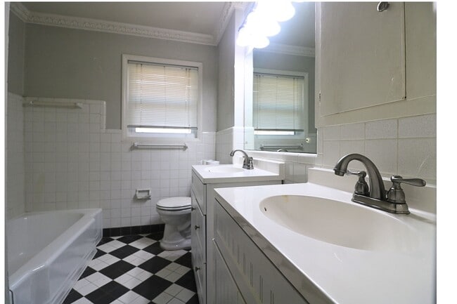 Building Photo - 5339 Carew St