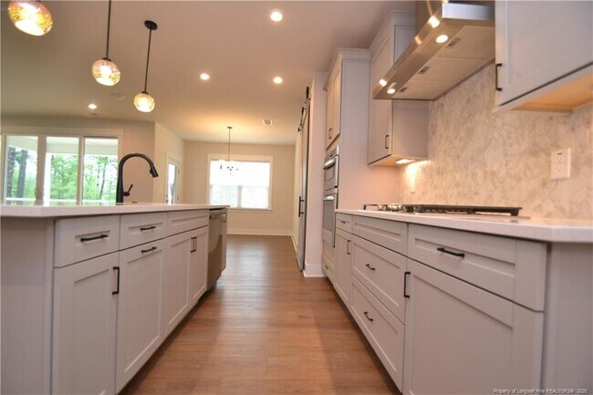 Building Photo - 544 Basin Hl Dr