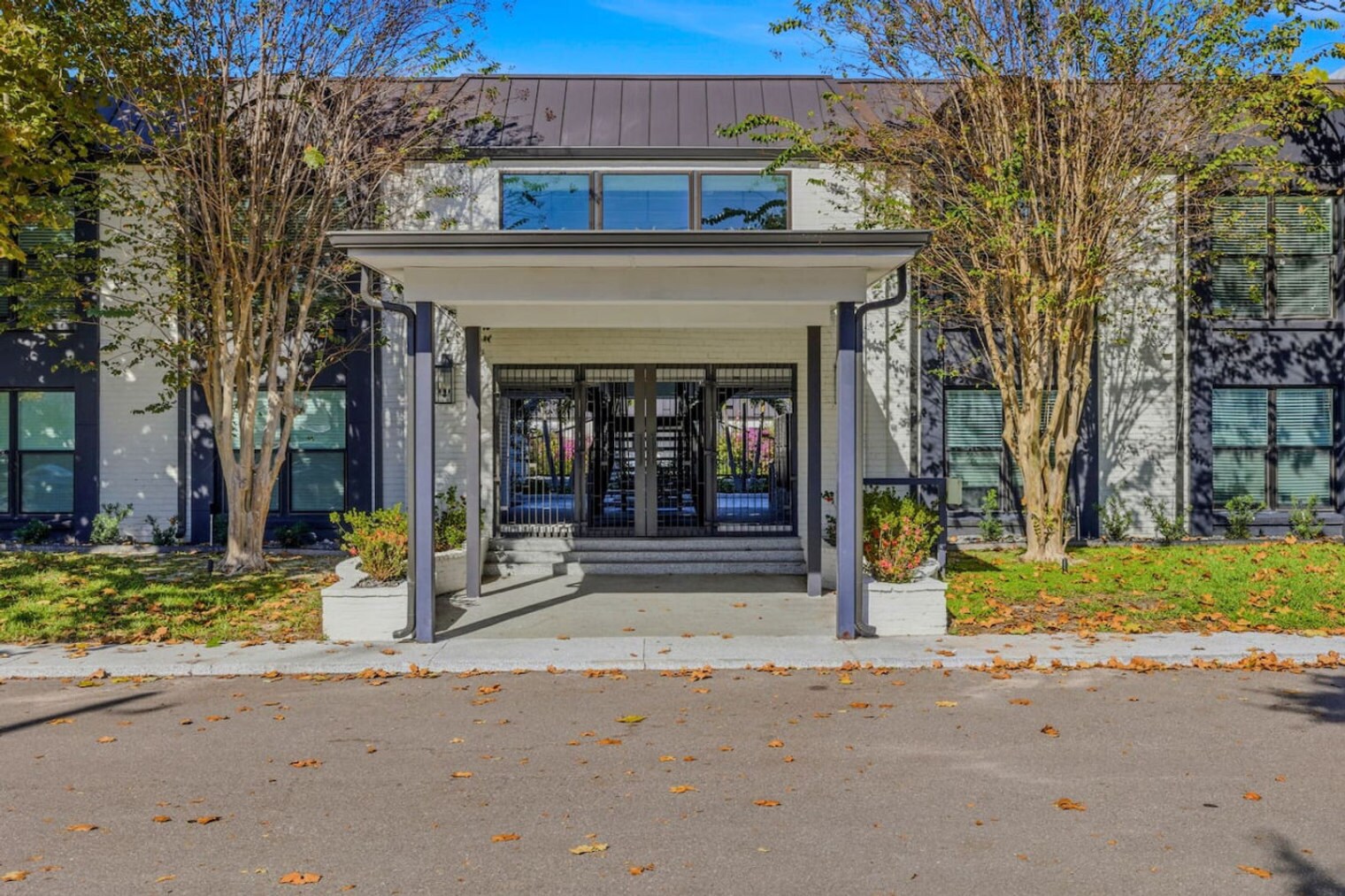 Building Photo - 3909 W Cleveland St