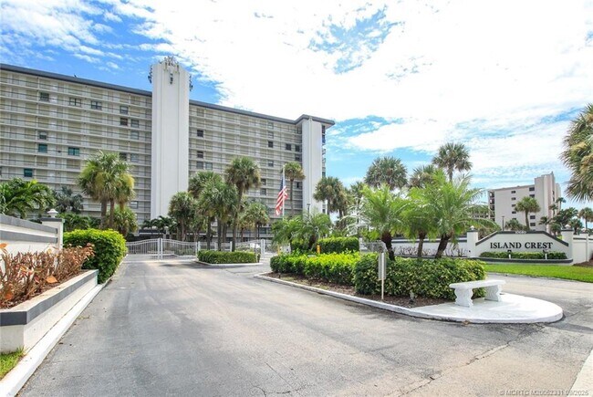 Building Photo - 10680 S Ocean Dr