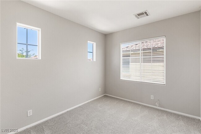 Building Photo - 10544 Lessona St