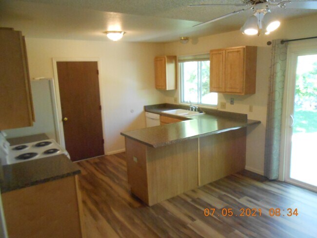 Building Photo - 418 Chukar Ct