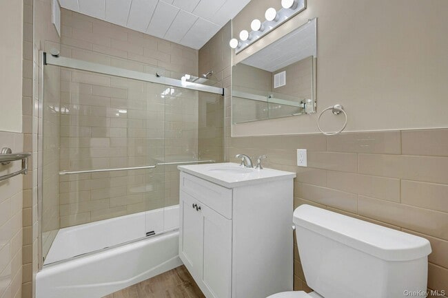 Building Photo - 505 White Plains Rd