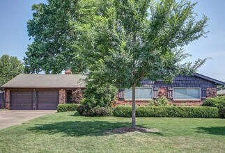 Building Photo - Great Location in Patrick Henry/Edison School District!
