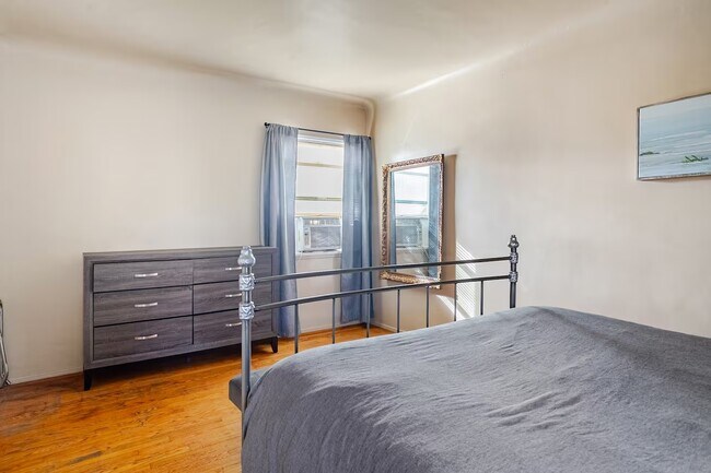 Building Photo - 2302 Loy Ln