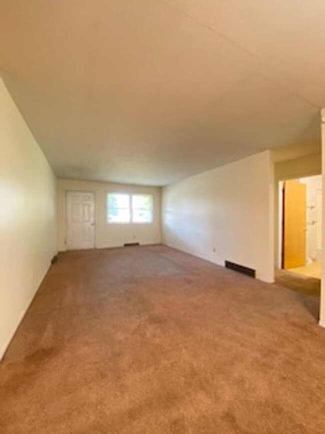 Building Photo - 1721 Graceland Ct