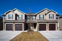 Building Photo - 2 Bedroom at Beautiful Serrano Townhomes in Kansas City - North of the River!