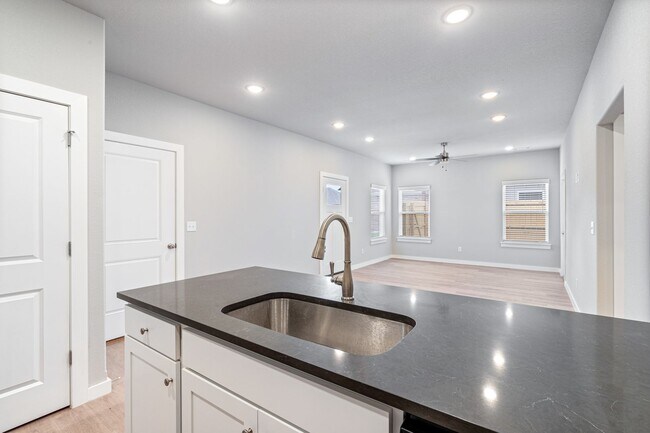 Building Photo - 259 N Wild Goose Ave