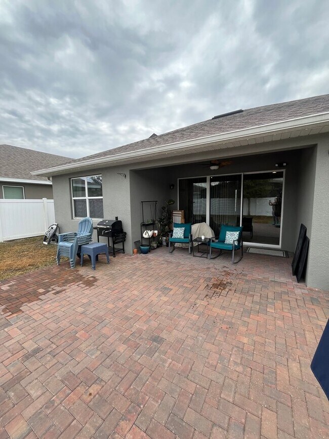 Building Photo - 887 Lady Bird Ln