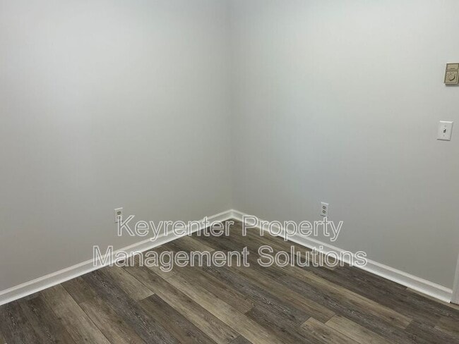 Building Photo - 400 F St