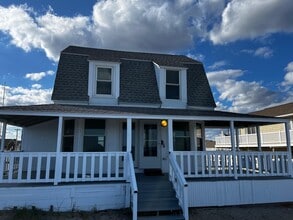 Building Photo - 432 North End Blvd