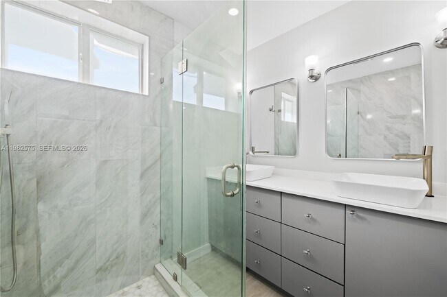 Building Photo - 8560 SW 126th Terrace