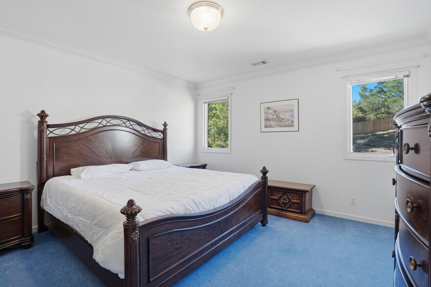 Building Photo - 544 Sunset Way