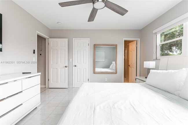 Building Photo - 21320 NE 25th Ct