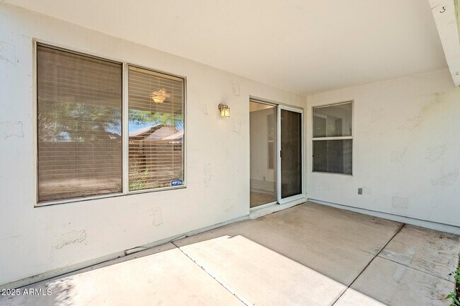 Building Photo - 1312 W Park Ave