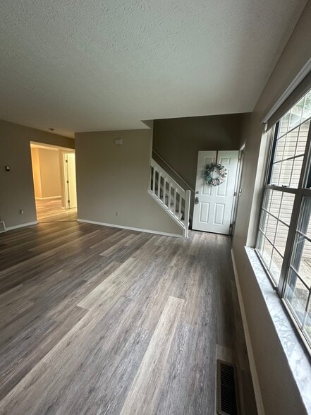 Building Photo - 3303 Windridge Dr