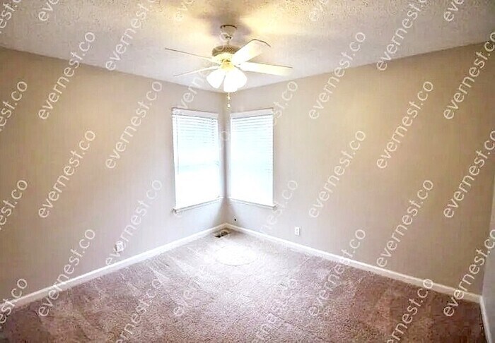 Building Photo - 2073 Upland Dr