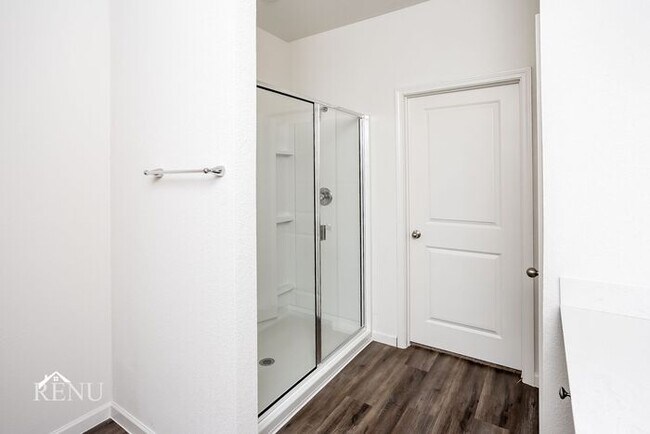 Building Photo - 464 Crestridge Dr