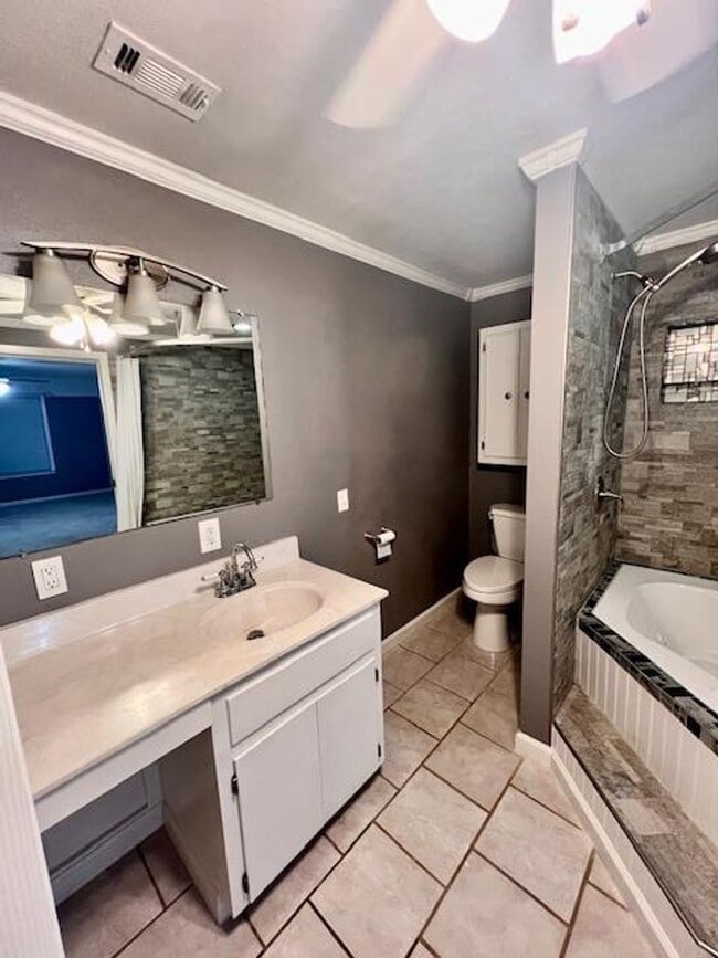 Building Photo - Westwood Subdivision / Rockdale, TX / 4 bedrooms / One Story