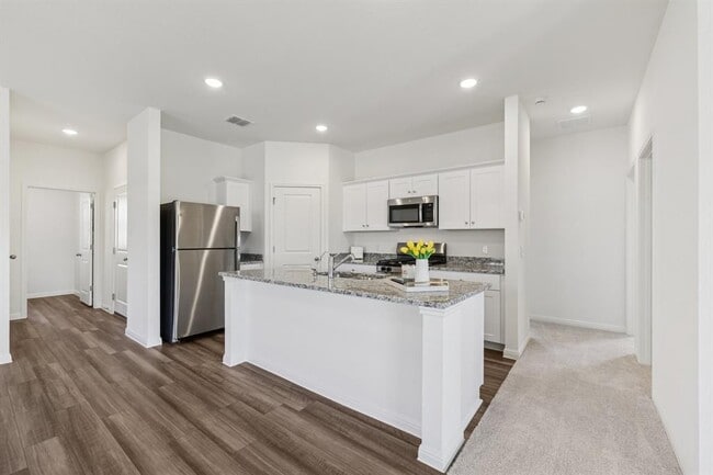 Building Photo - 108 Eleanor Ln