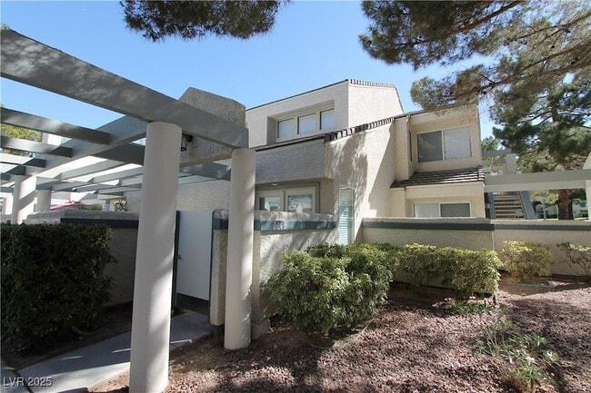 Primary Photo - 2748 Lodestone Dr