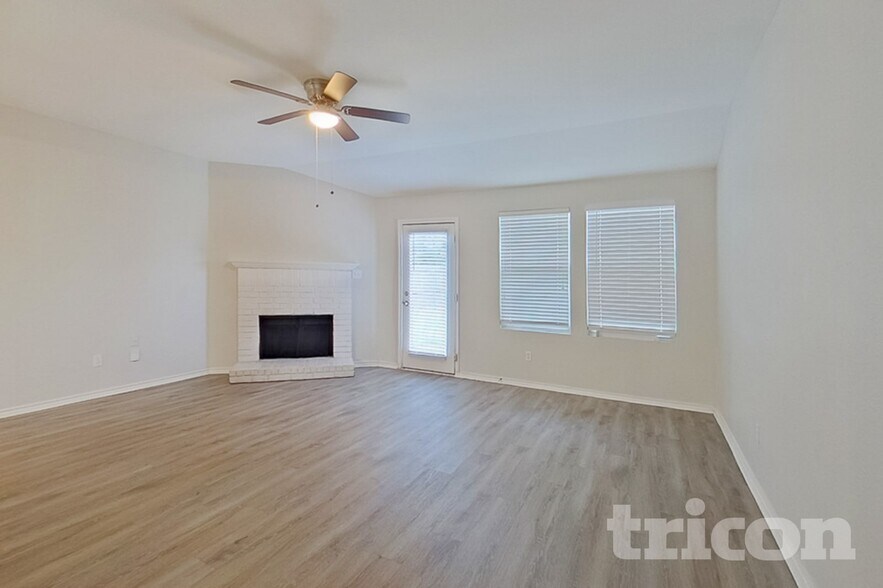 Building Photo - 1242 Yukon Dr