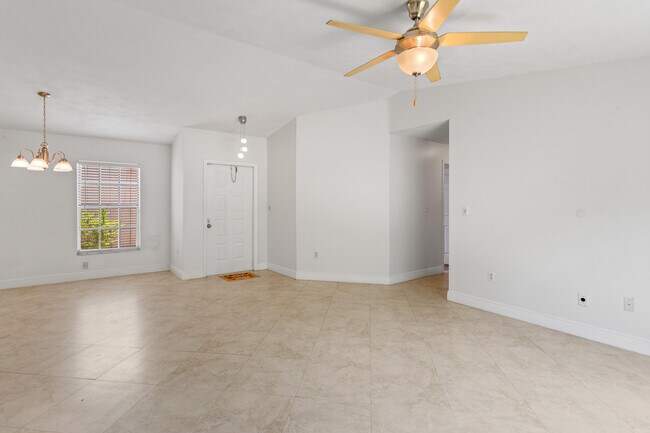 Building Photo - 13945 Langley Pl