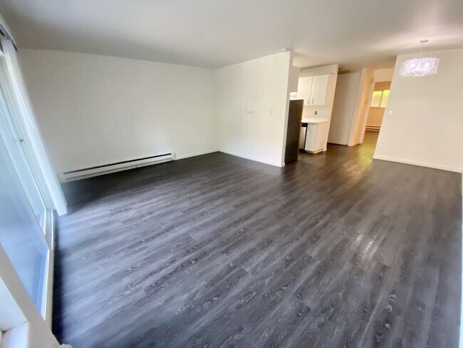 Interior Photo - Lakeview Place