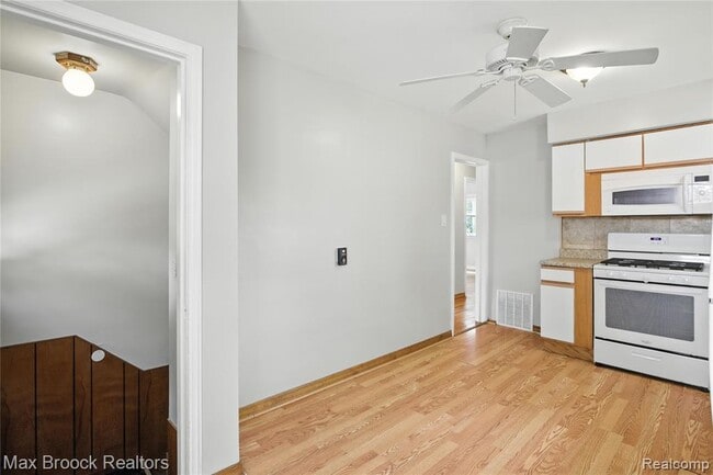 Building Photo - 25301 Ford St