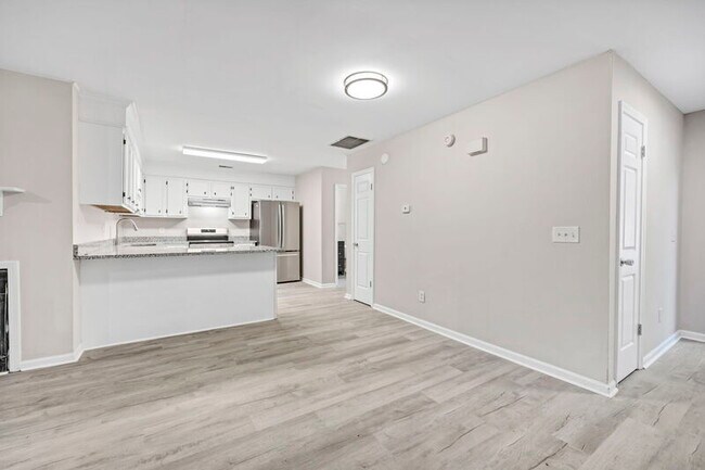 Building Photo - 313 Friarsgate Blvd