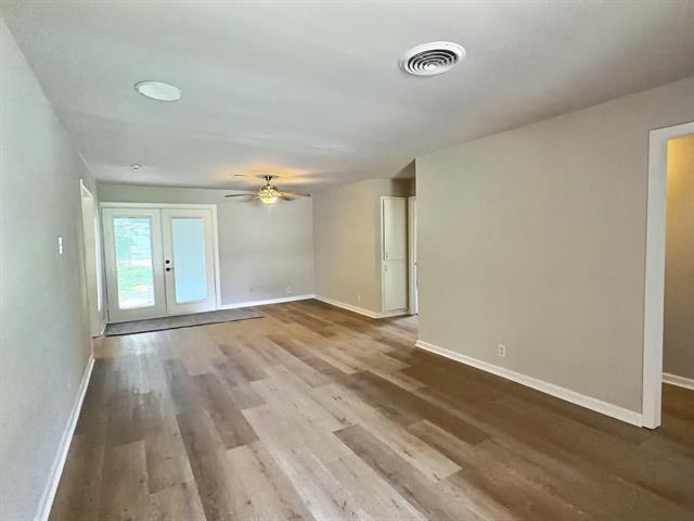 Building Photo - 111 E Doris Dr