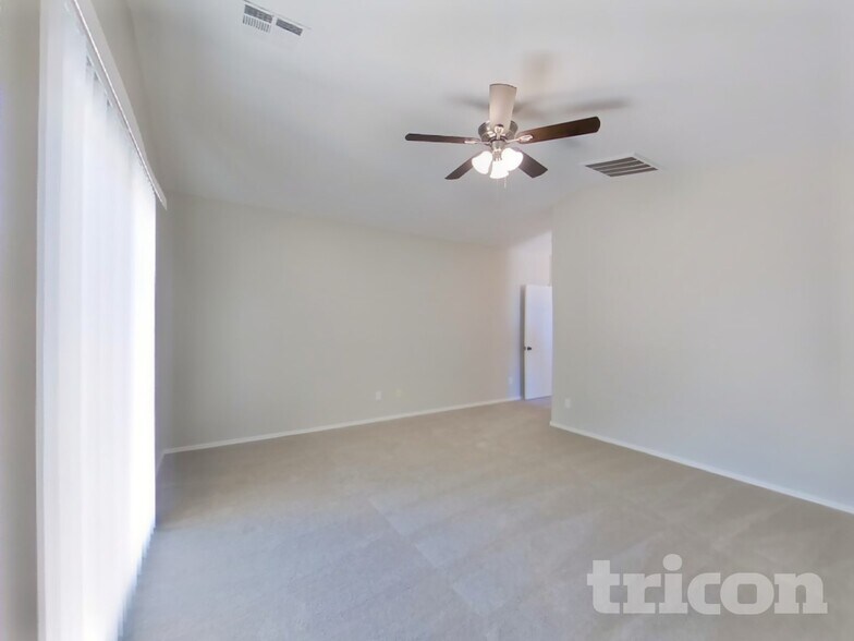 Building Photo - 24401 N Lost Dutchman Way