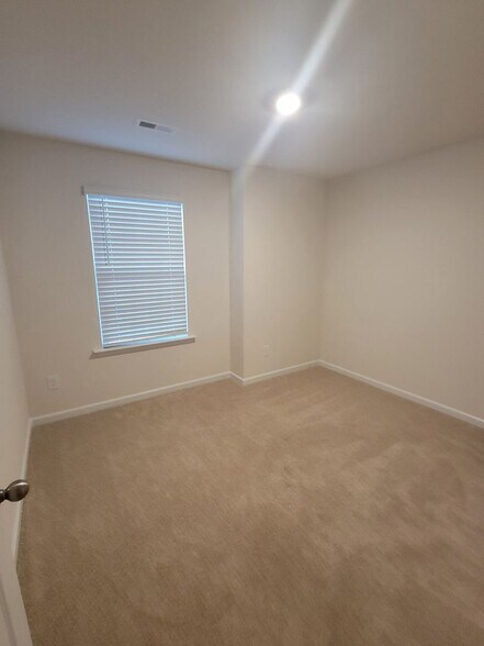 Building Photo - 1325 Broholmer Ln