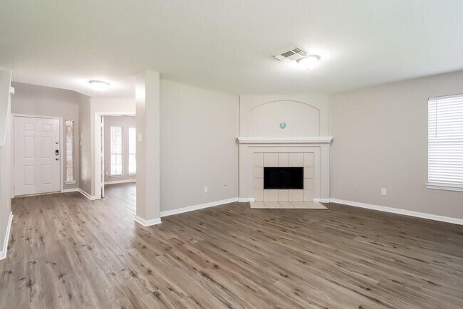 Building Photo - 14635 Lothbury Dr