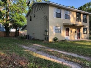 Building Photo - 221 S Cypress Way