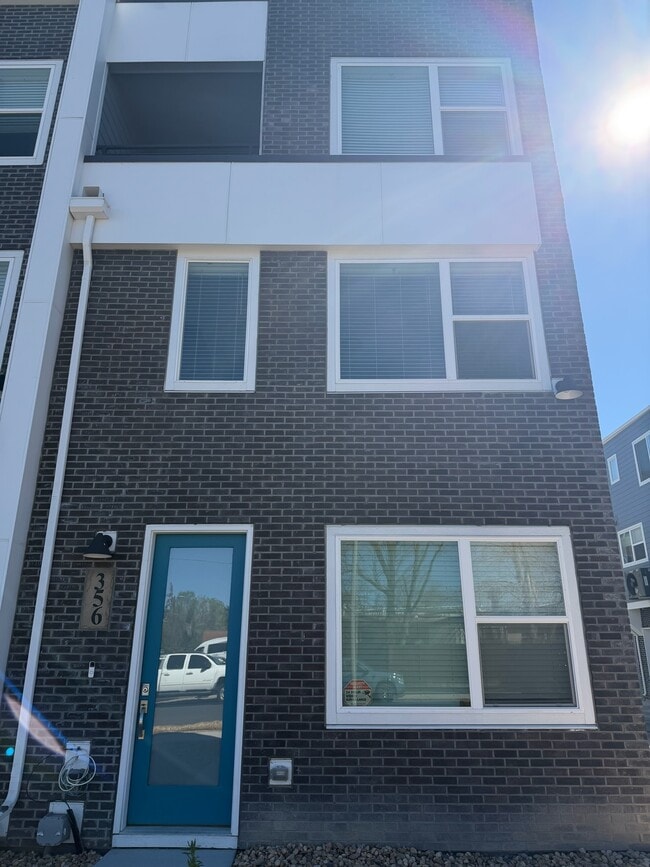 Building Photo - 356 Geneva St