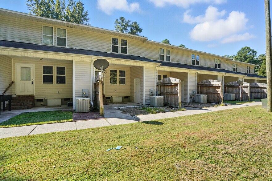 Building Photo - 281 Marshbanks St