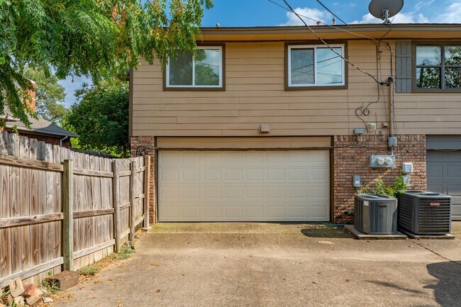 Building Photo - 9348 Highedge Cir