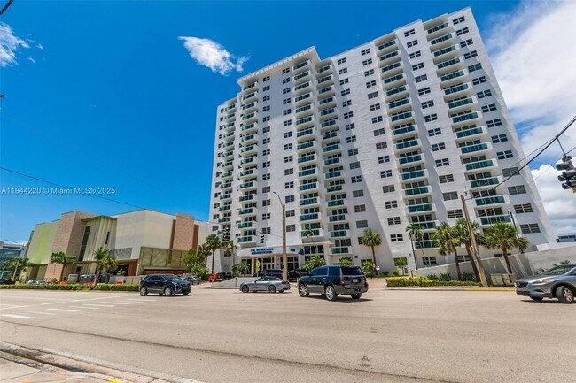 Building Photo - 3000 S Ocean Dr