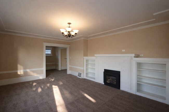 Building Photo - 4640 Park Blvd