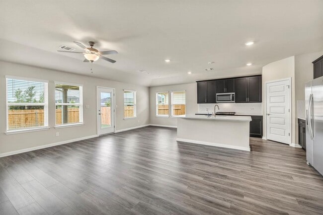 Building Photo - 102 Greenspire Ln