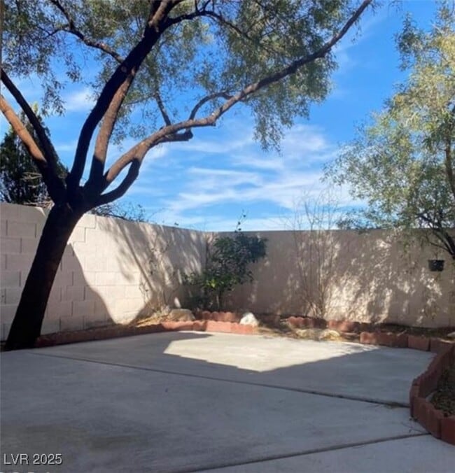 Building Photo - 8004 Celestial Ave