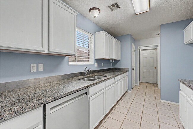 Building Photo - 1314 Tradition Ave