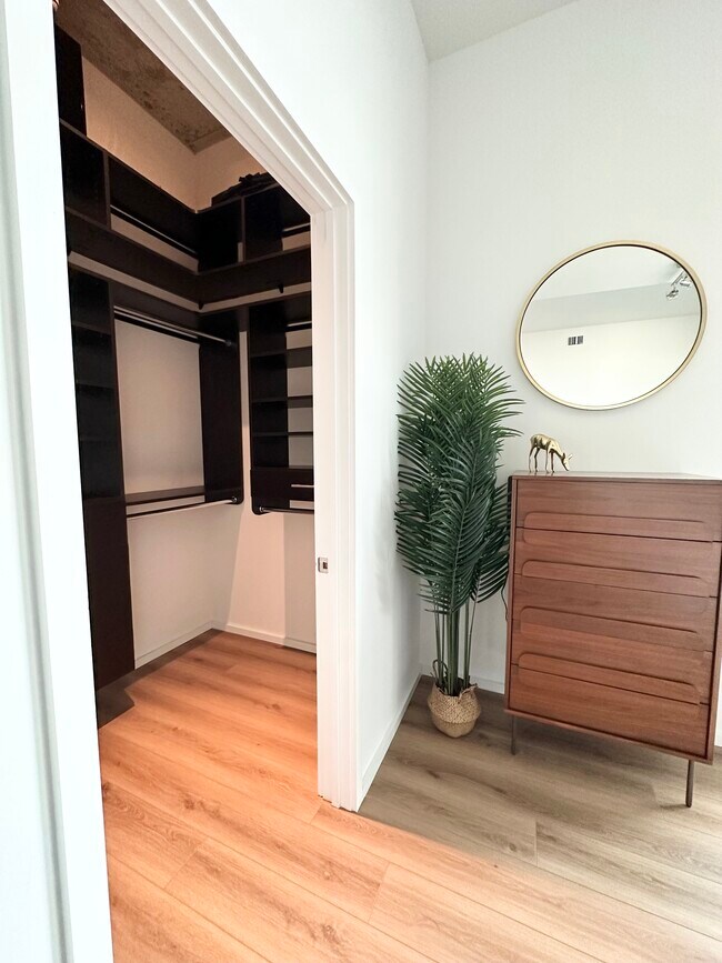 Building Photo - 700 12th Ave S