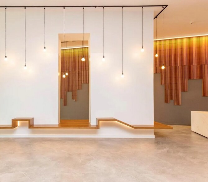 Building Photo - 350 S Miami Ave