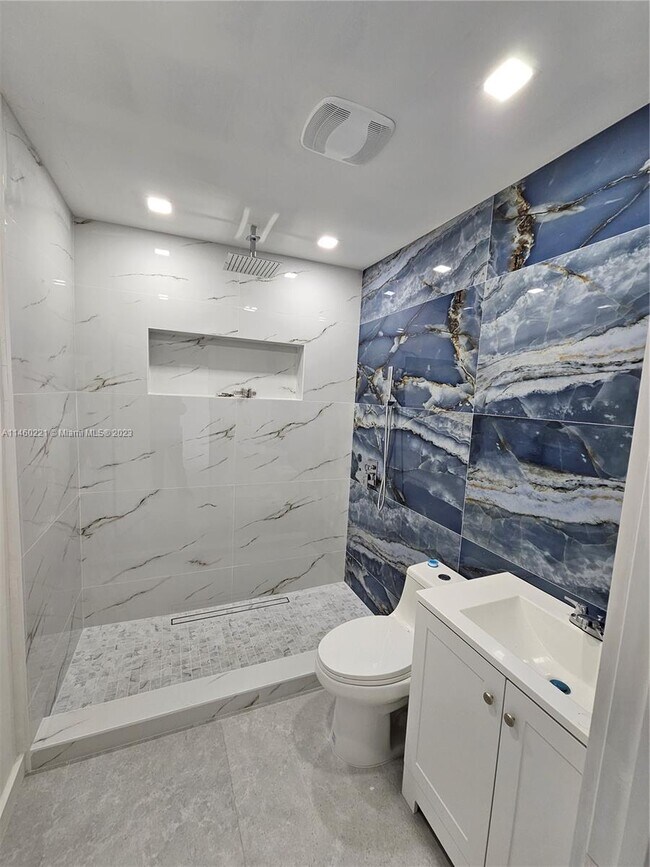 Building Photo - 1601 NW 36th Ave