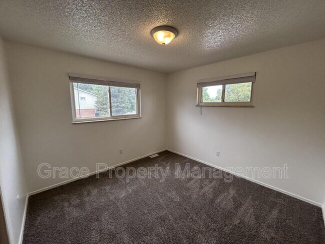 Building Photo - 9954 W Maryland Dr