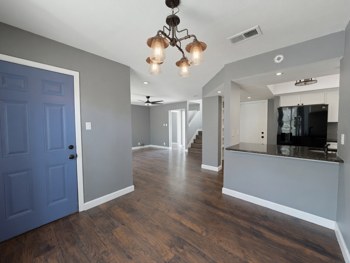 Building Photo - 8107 Hood Cir