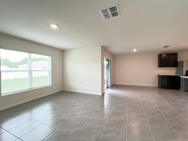 Building Photo - Beautiful, One-of-a-Kind 4-Bed, 3-Bath Hom...